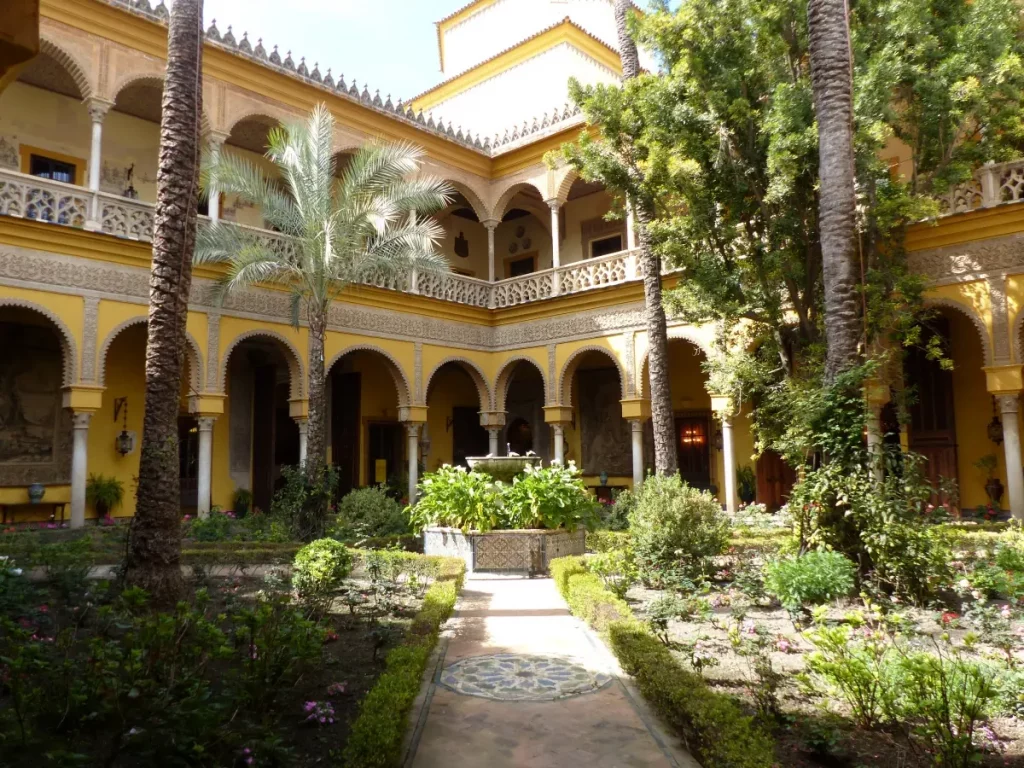 Palacio De Las Duenas