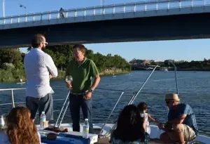 Tapas en Barco por el Guadalquivir